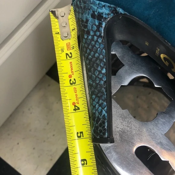 Women's Green Guess Platform Snake Heels Size 8 - Picture 5 of 8